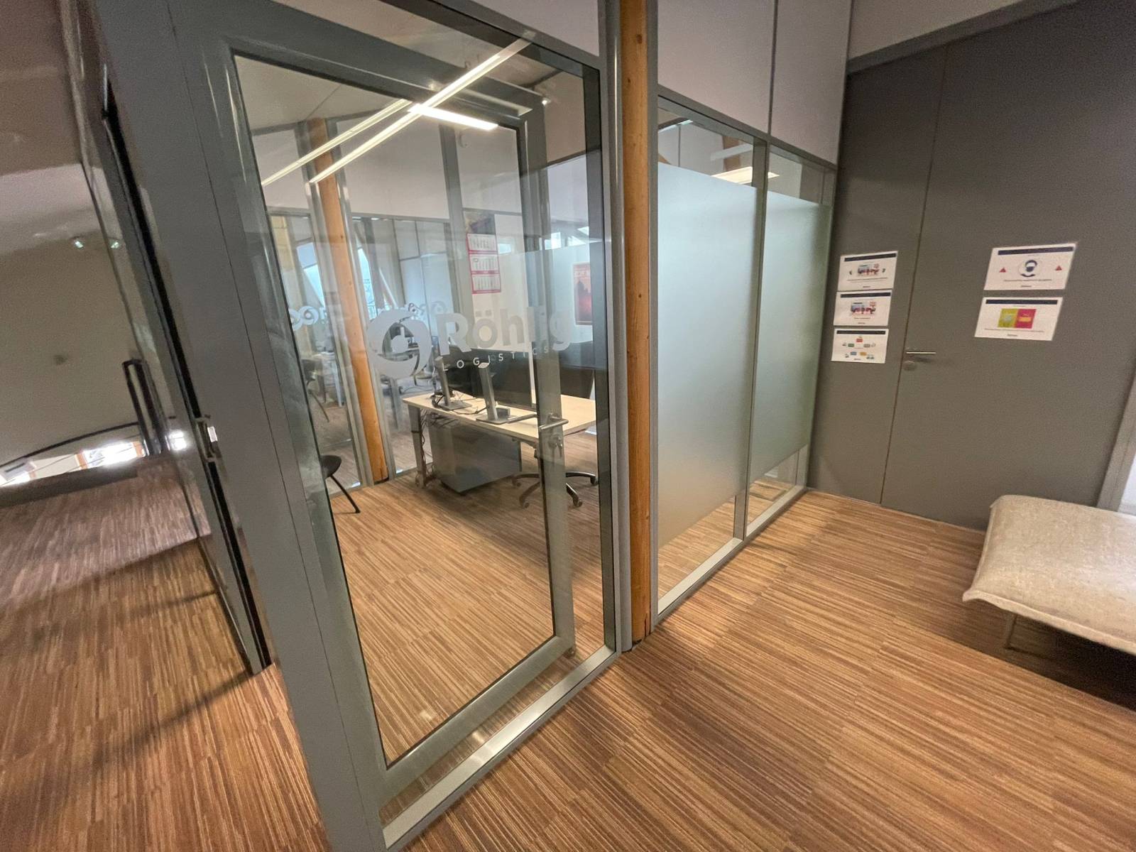 Vitrophanie bureau confidentiel